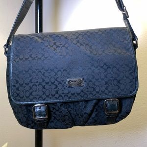 COACH Signature Messenger Crossbody Black F70283